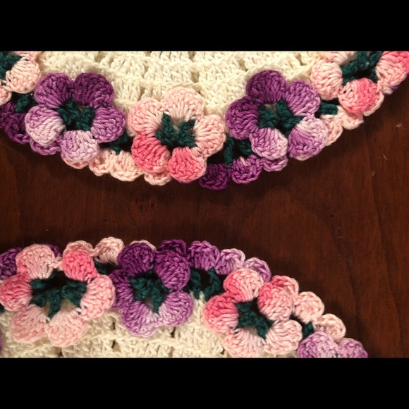 Hand Crochet Doilies, African Violets, pair - Picture 5 of 9